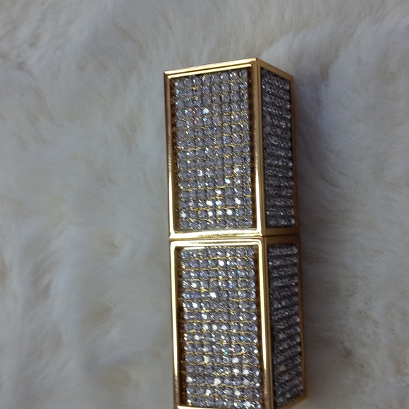 Cosmetics - Picture 2 of 2